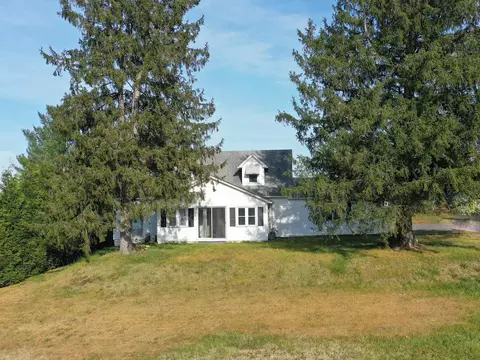 94 Howardsville Tpke, Stuarts Draft, VA 24477