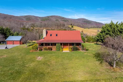 55 Mountain Dean Ln, Middlebrook, VA 24459