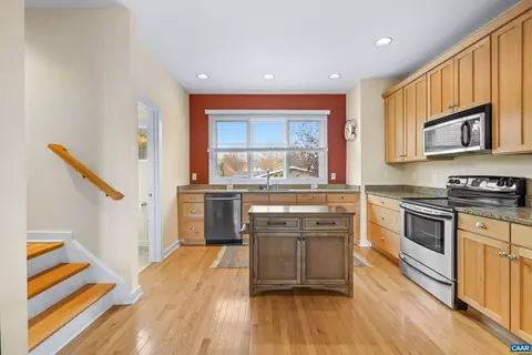 1013 Linden Ave #B, Charlottesville, VA 22902