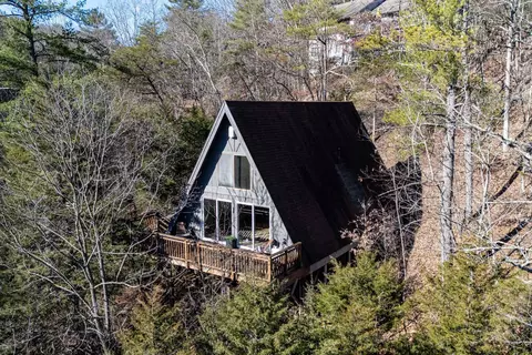655 Killmon Rd, Basye, VA 22810