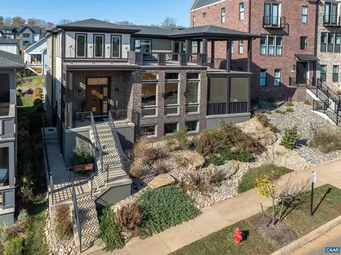 1323 Pen Park Ln, Charlottesville, VA 22901