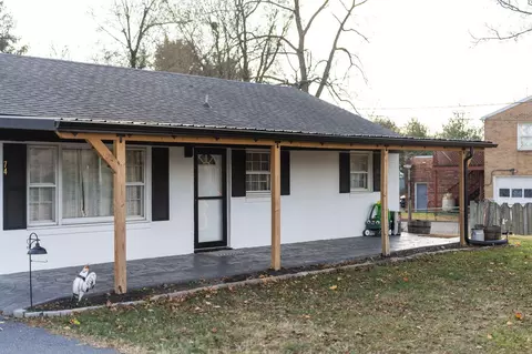 74 Parker Rd, Stuarts Draft, VA 24477 photo 3
