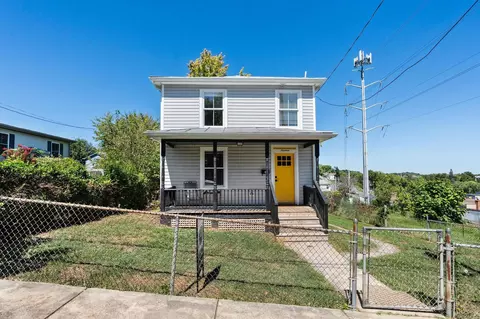 19 E Liberty St E, Staunton, VA 24401