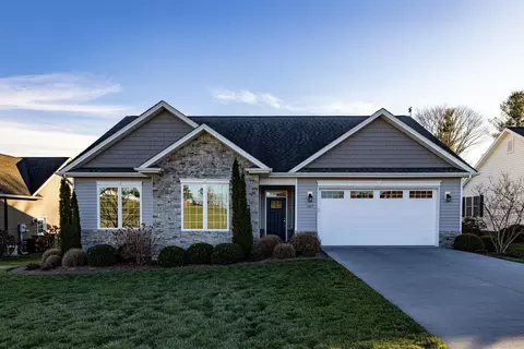 107 Rhodes Hill Dr, Dayton, VA 22821
