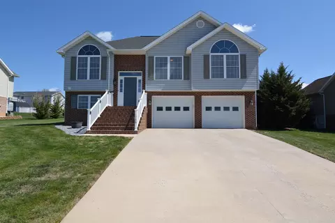 1768 Park Lawn Dr, Harrisonburg, VA 22801