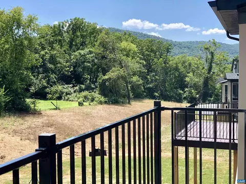 132 Junction Ln, Charlottesville, VA 22902