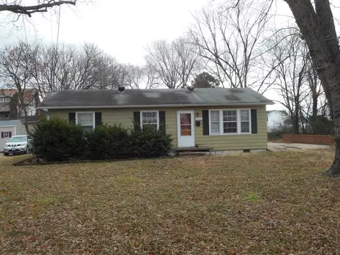 710 Denver Ave, Shenandoah, VA 22849