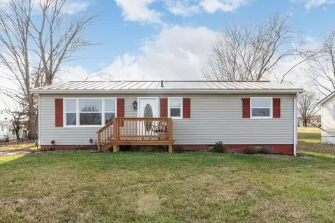 17 Kendrick Ave, Verona, VA 24482