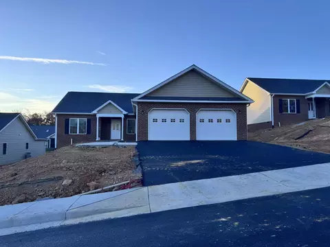 7 River Oak Dr, Staunton, VA 24401
