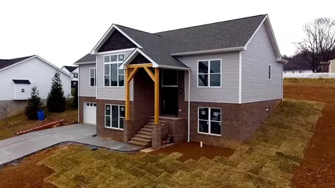 80 Jessica Dr, Penn Laird, VA 22846