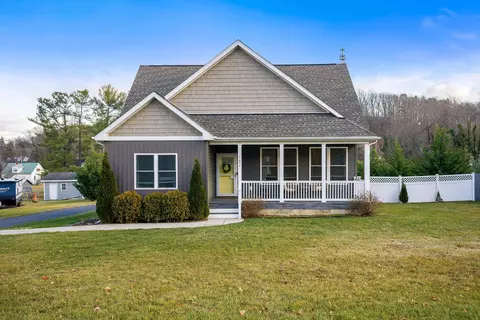 182 Montgomery Rd, Staunton, VA 24401