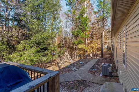 30 Brougham Rd, Palmyra, VA 22963 photo 35