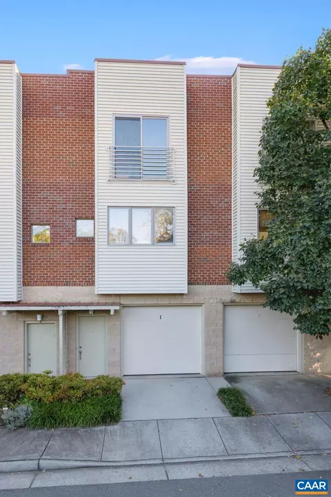 1013 Lindn Ave #E, Charlottesville, VA 22902