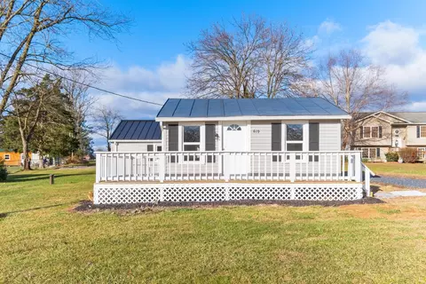 619 Rittenour Rd, Edinburg, VA 22824