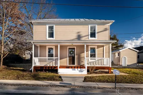 163 S Central St S, Broadway, VA 22815