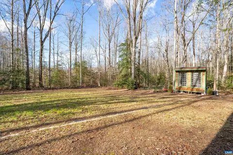 579 Louisa Farms Ln, Bumpass, VA 23024