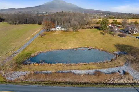 1799 Lawyer Rd, Penn Laird, VA 22846