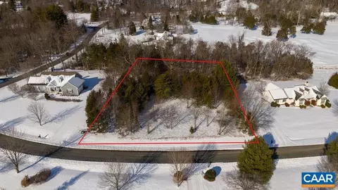 59 Hunters Pt, Nellysford, VA 22958
