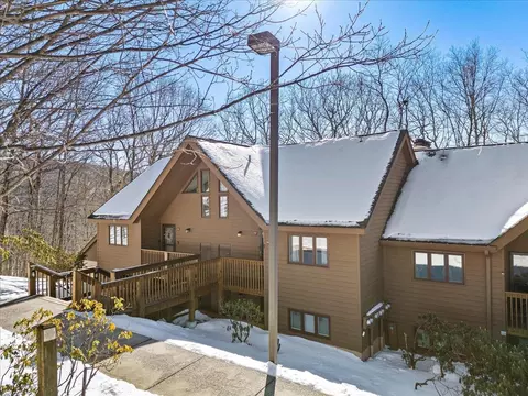 801 Laurelwood Condos, Roseland, VA 22967