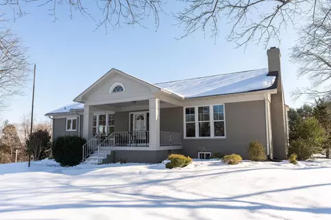 20 Windy Knoll Ln, Staunton, VA 24401