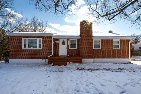 1818 S Talbott Pl S, Waynesboro, VA 22980