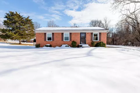 613 Ritchie Blvd, Staunton, VA 24401