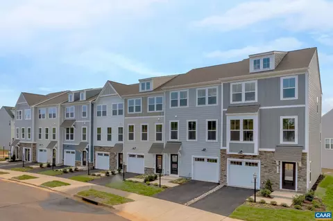 5973 Cling Ln, Crozet, VA 22932