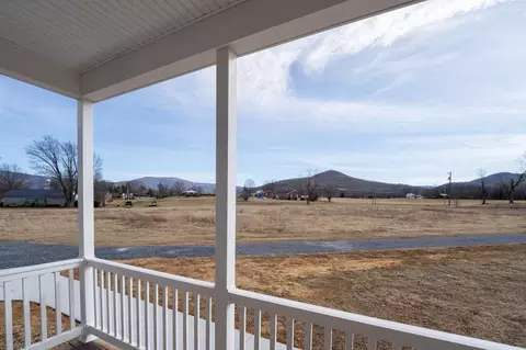 357 Park Rd, Stanley, VA 22851 photo 3