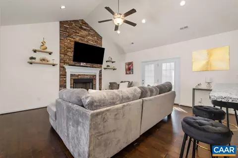 148 Crystal Ln, Evington, VA 24550 photo 9