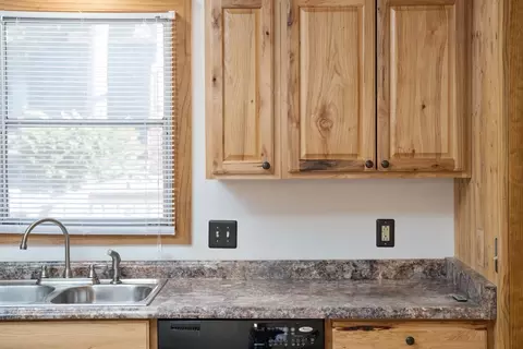 312 Round Hill Dr, Stuarts Draft, VA 24477 photo 5