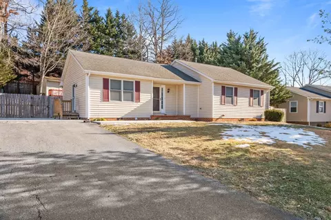 312 Round Hill Dr, Stuarts Draft, VA 24477