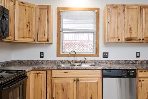 312 Round Hill Dr, Stuarts Draft, VA 24477 photo 3