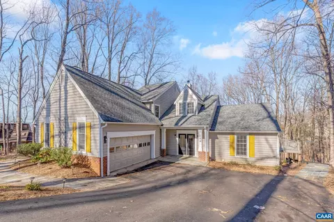 104 Hawthorne Ln, Charlottesville, VA 22911