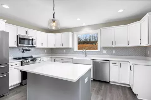 11 Alma Ann Ln, Waynesboro, VA 22980
