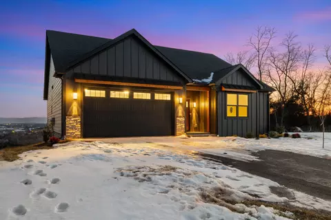 136 Chamberlain Dr, Staunton, VA 24401