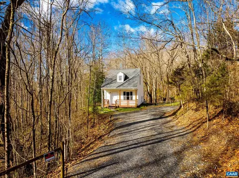 47 Andrew St, Columbia, VA 23038
