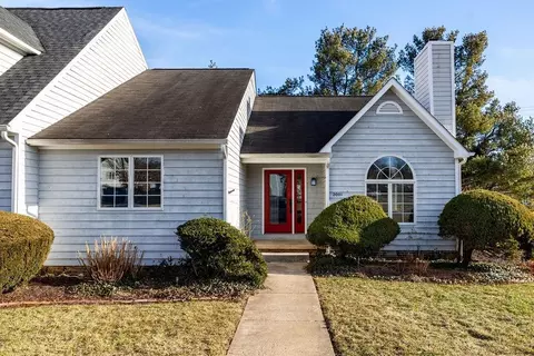 2001 Hampton Dr, Waynesboro, VA 22980