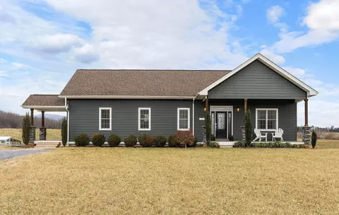 77 Madison Cave Ln, Grottoes, VA 24441