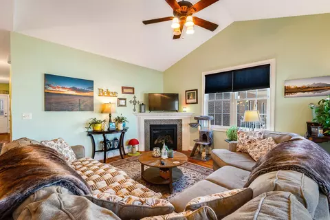 25 Gemstone Dr, Stuarts Draft, VA 24477 photo 6