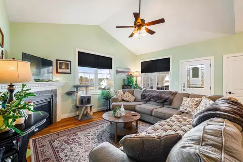 25 Gemstone Dr, Stuarts Draft, VA 24477 photo 7