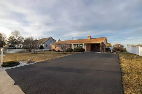 52 Skyline Ave, Stuarts Draft, VA 24477