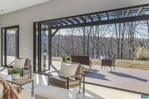 453 Rocky Hollow Rd, Charlottesville, VA 22911
