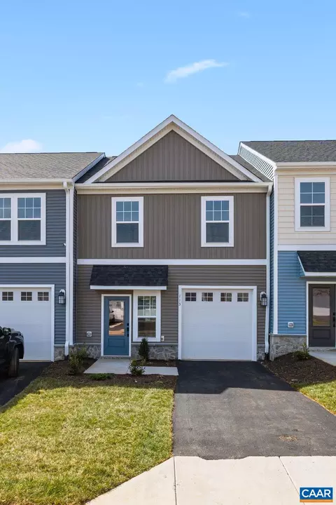 220 Springdale Rd, Waynesboro, VA 22980