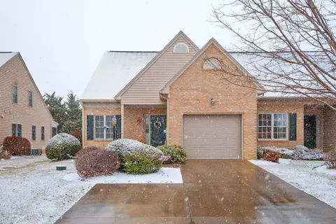 145 Bryant Dr, Waynesboro, VA 22980