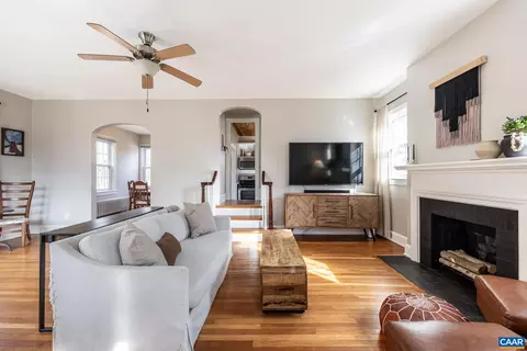 131 Crompton Rd, Waynesboro, VA 22980 photo 4