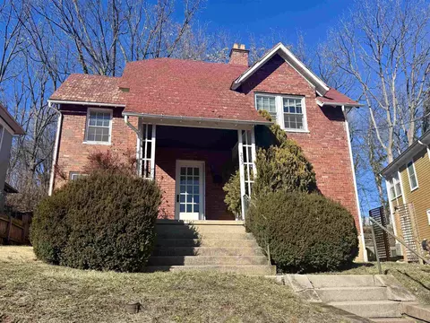 233 Sycamore St, Staunton, VA 24401