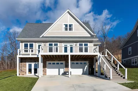 39 Mcilwee Ln, Staunton, VA 24401 photo 2