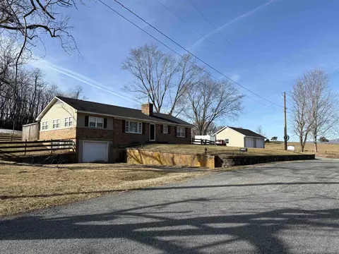 20 Hewitt Rd, Swoope, VA 24479