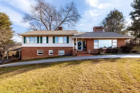 1508 Brunswick Rd, Waynesboro, VA 22980