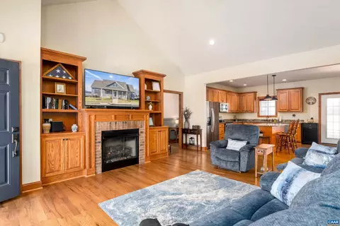 125 Stone Dr, Stuarts Draft, VA 24477 photo 12